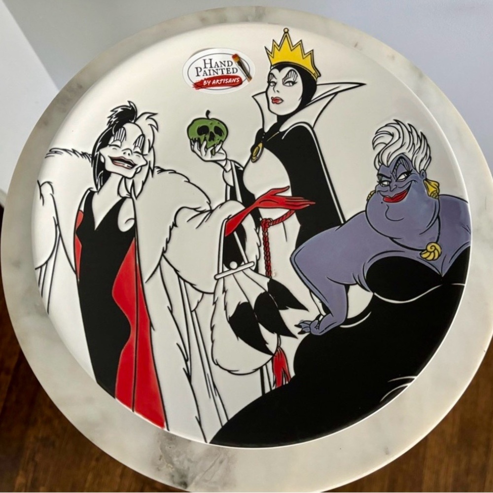 Disney Villains Decorative Plate NWT Evil Queen Cruella Ursula